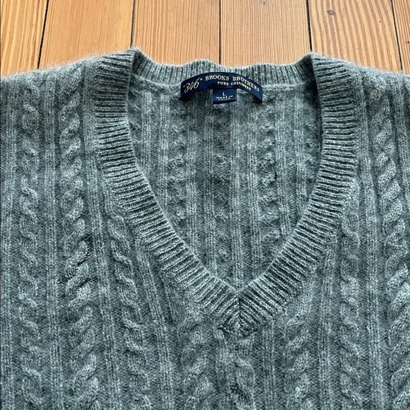 Brooks Brothers cashmere sweater - Picture 4 of 6
